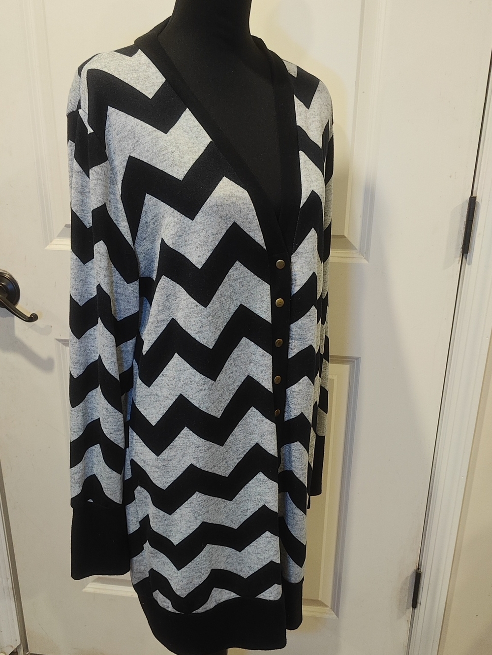 Chevron-Striped Long Button-Front Cardigan in Black and Light Gray